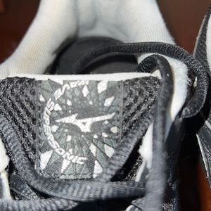 New wave volleyball shoes